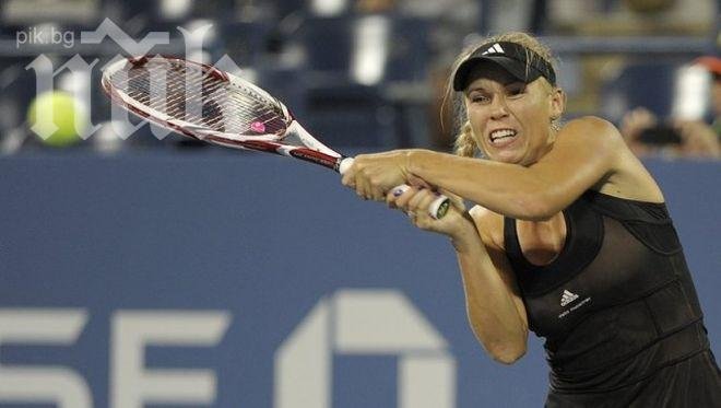 Каролин Возняцки се препъна още на старта в Рим