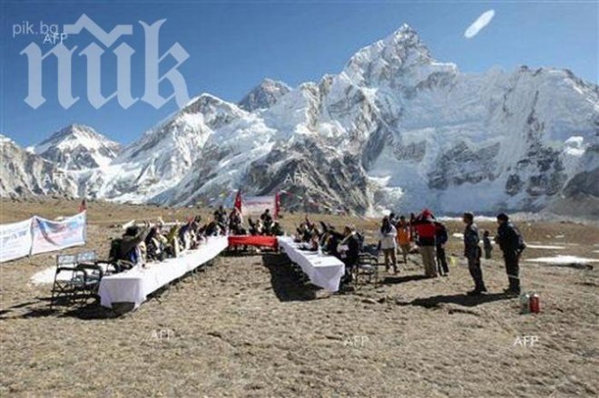 Първата жена от Саудитска Арабия покори Еверест