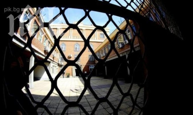 Убиец избяга от затвора в Белене