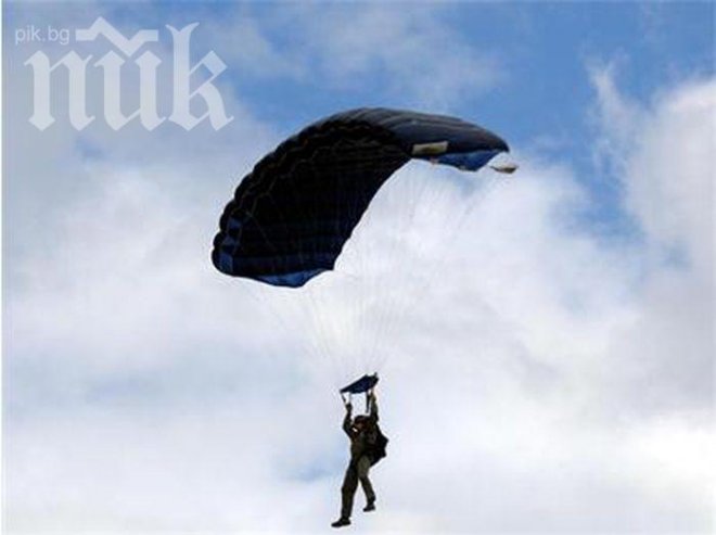78-годишна варненка скочи с парашут от 3000 м 