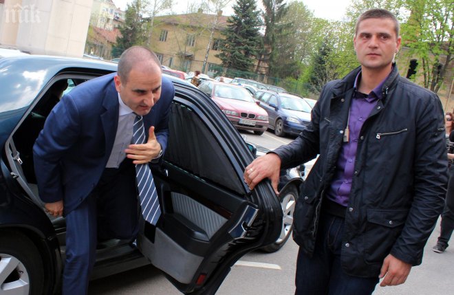 Цветанов оставил 4900 перничани без дом след заметресението