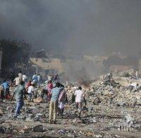 Двоен атентат в Сомалия, десетки са загинали