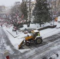 КУЛТ! Кметът на Пловдив се пусна с трактор 