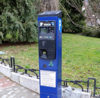 Не изкара и седмица! Пясък и кал в първия паркинг автомат в Търново