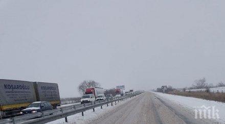 магистрала тракия стана ледена пързалка снегорините снимки