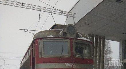 ексклузивно първо пик пътници заклещени преспи гара самуил