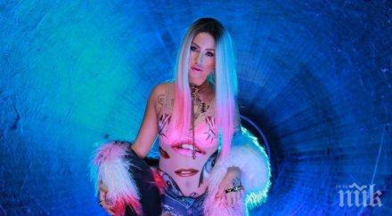 горещо гери никол взриви социалните мрежи тийнсензацията показа неестествени форми снимка