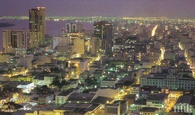 Като на кино! Двама перуанци загинаха, опитвайки да се качат на самолет през колесник