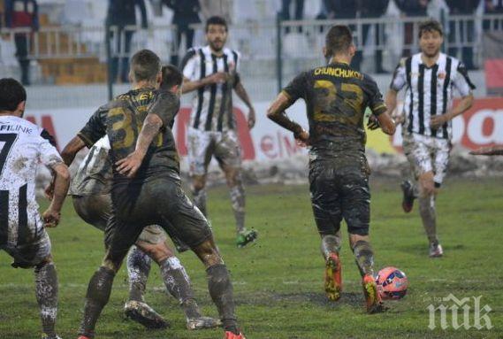 ЗАРАДИ СНЕГА! Официално: Отложиха пловдивското дерби!