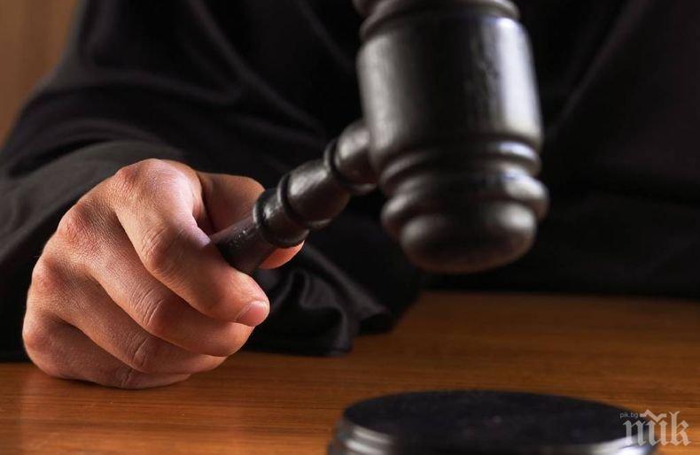 Тормоз! Озверял благоевградчанин заплашва съпругата и децата си с убийство