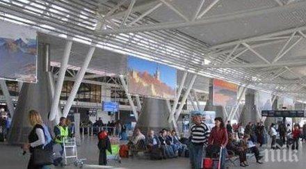 летището пловдив остава затворено 140 руски туристи блокирани