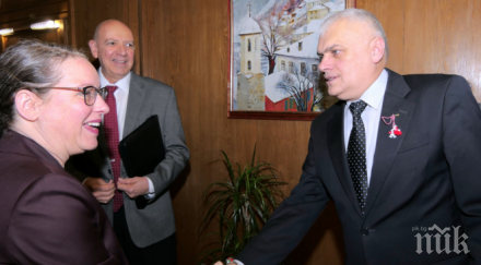 валентин радев срещна първи път посланика израел