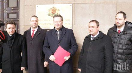 бсп сезира конституционния съд свалянето жаблянов