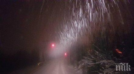 ексклузивно пик бдж проговориха среднощния снежен капан айтос лед счупени пантографи блокираха влака