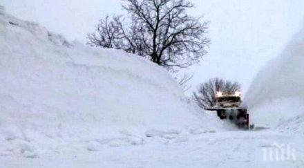 тежка обстановка поморие автомобили закъсаха преспите села без ток