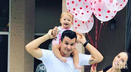 майка пример мика кърми внучката камата снимка