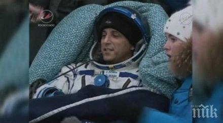 трима космонавти завърнаха успешно земята