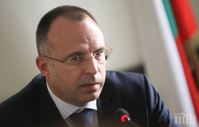 Министър Порожанов разпореди спешна проверка на Агенцията по храните заради умъртвените птици
