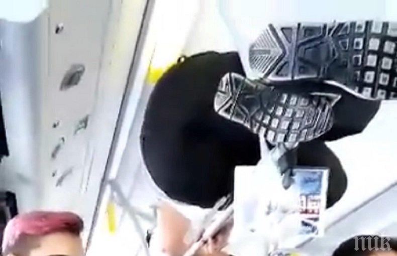 ИЗУМИТЕЛНО! Пловдивски кондуктор продава билети от ...тавана! (ВИДЕО)