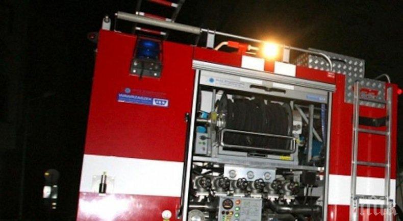 Мъж пострада при пожар в автосервиз в Пловдив