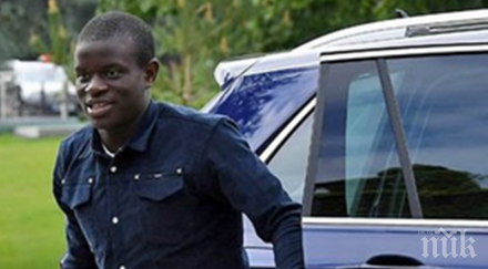 шок челси световна футболна звезда припада тренировка