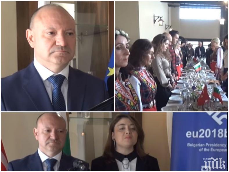 СКАНДАЛЪТ СЕ РАЗРАСТВА: Външно поиска обяснение от консула ни в Одрин за решението му да отмени празничната програма на 3 март