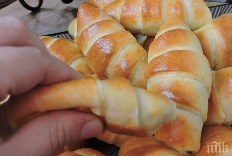 Опасна находка! Бургазлийка откри огромно парче пластмаса в кифла (СНИМКА)