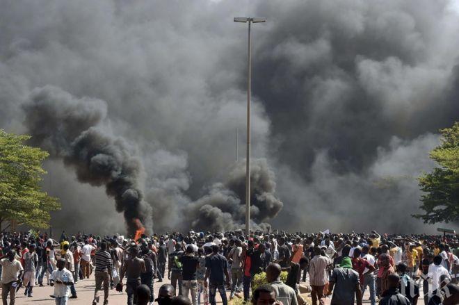 Терористи свързани с Ал Кайда поеха отговорност за атентата в Буркина Фасо