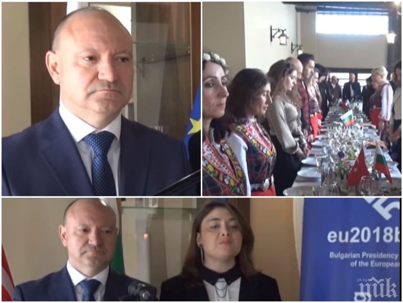 ЖЕСТОК СКАНДАЛ! Консулът ни в Одрин кара българите да отдават почит на загиналите турски воини навръх 3 март (ВИДЕО)