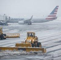 Отмениха над 2000 полета в САЩ заради зимна буря