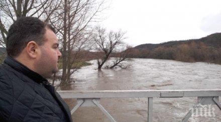 бедствие река скът наводни дворове мазета село крушовица