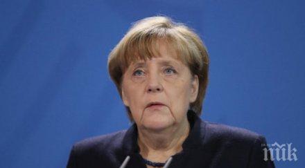 чудо приказ скулптор извая голата меркел снимка