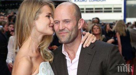 горещо гаджето джейсън стейтъм пусна гола снимка