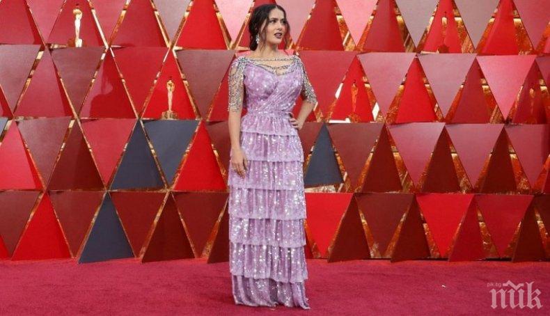 Салма Хайек с най-грозна рокля на Оскарите  