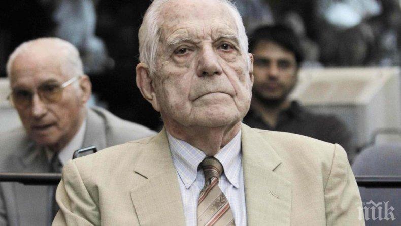 Почина известен диктатор