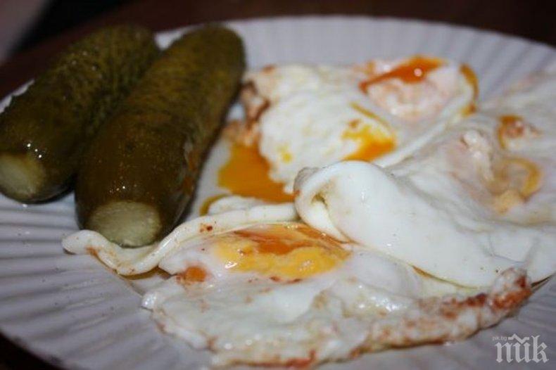 ВНИМАНИЕ! Няколко храни и напитки, заради които огладнявате повече