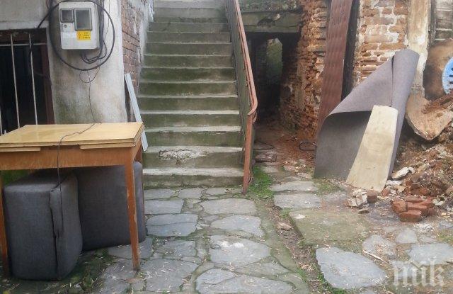 Скелет в еврейска къща плаши съседите в центъра Пловдив 