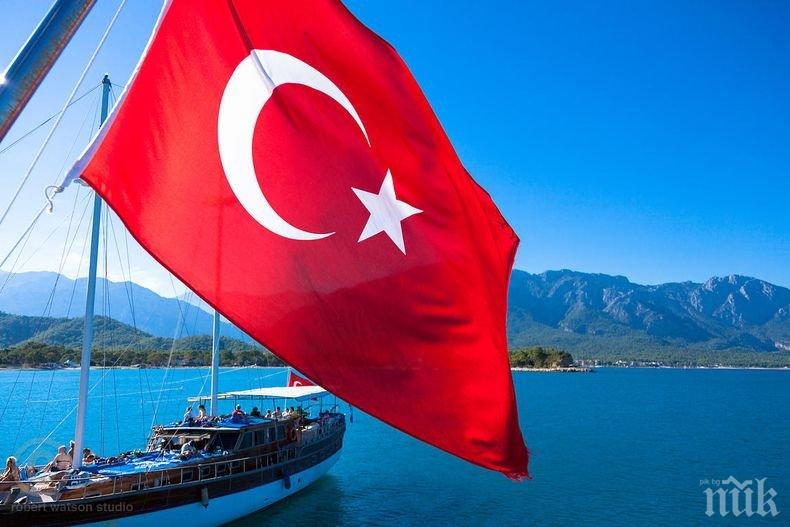 СТРАШЕН СКАНДАЛ! Съюзник на Ердоган се изцепи: Турското знаме ще се вее над Атина с помощта на Аллах!