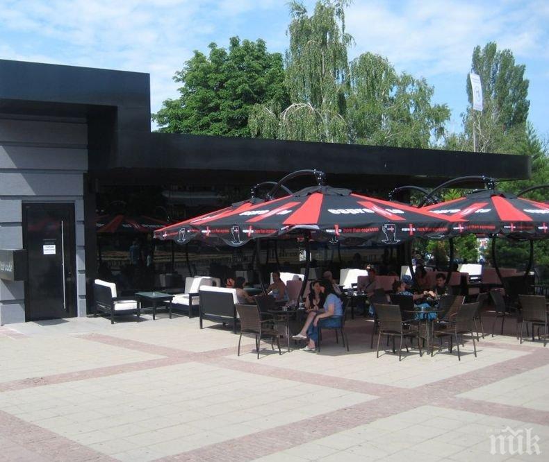 Кметът на Монтана премахва палатките и чадърите в центъра на града