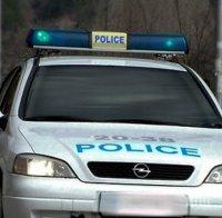 Полицията в Бургас разследва кражба на 5 бона и документи от кола