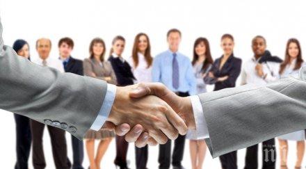 ръкостискането издава здраво сърцето