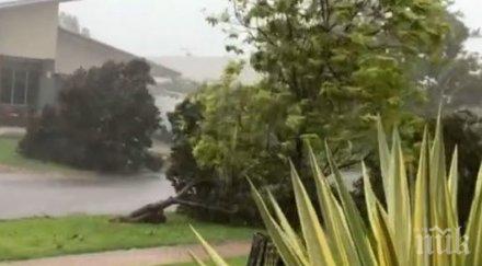 стихия ураганни ветрове блокираха северна австралия