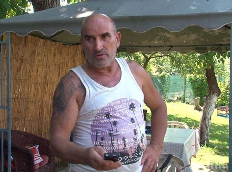 Ценко Чоков дойде в съда полегнал в линейка, отложиха делото му за април