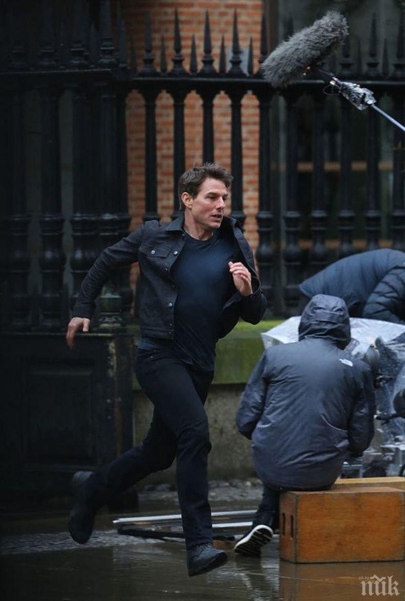 Том Круз прецакал психиката на дъщеря си