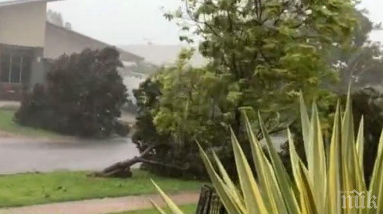 Стихия! Ураганни ветрове блокираха Северна Австралия