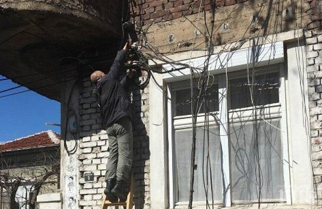 ЧЕШИТ! Оператори вбесиха Васко, той им клъцна кабелите