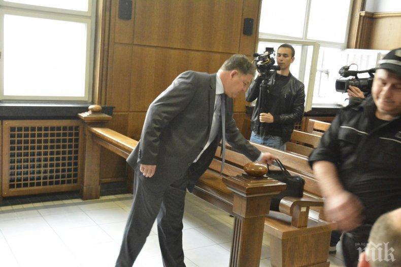 Отложиха делото срещу бившия военен министър Николай Ненчев