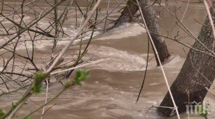 последните минути река тунджа преля елхово