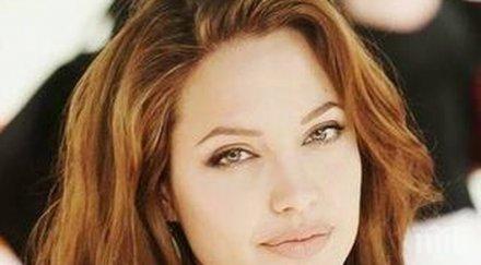 анджелина джоли разказа променила тийнейджърка