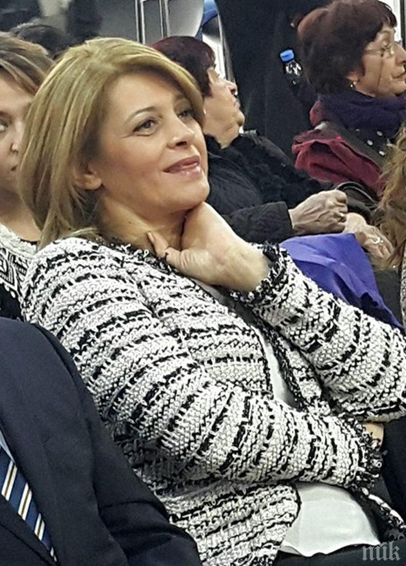 ПРЕТ-А-ПОРТЕ! Генерал Деси като холивудска звезда (ВИДЕО/СНИМКИ)